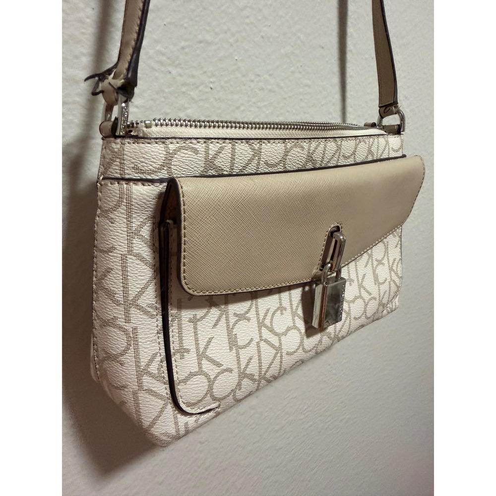 Calvin Klein Monogram Crossbody Bag Cream Tan Padlock Detail Zip Top Mens Womens - Picture 2 of 8